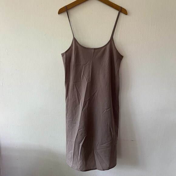 Broadway & Broome Slip Womens Size 0 Beige Minimalist Silk Blend Spaghetti Strap - Picture 1 of 6